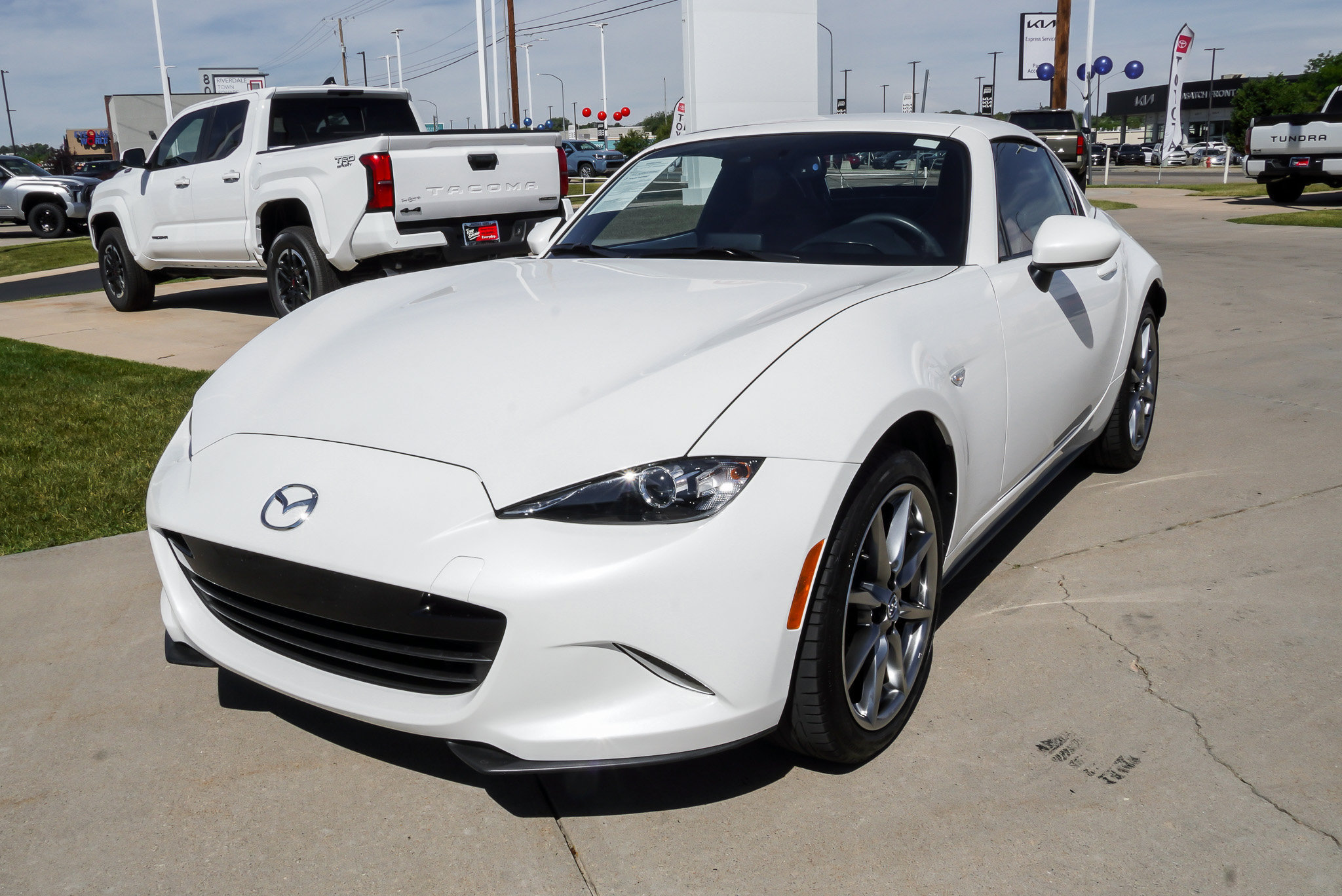 Used 2022 MAZDA MX-5 Miata RF Grand Touring w/ Weather Package RWD image 5