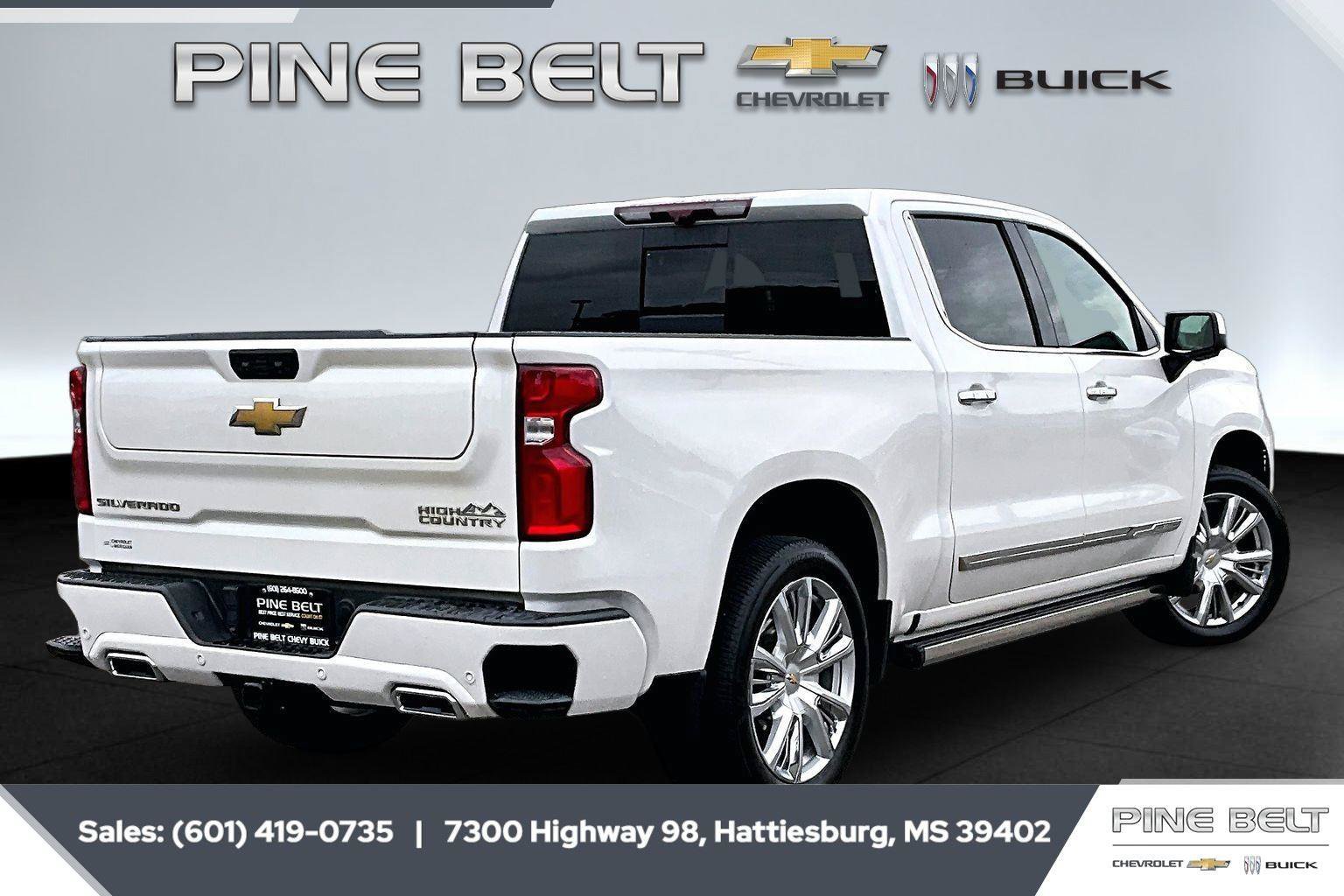 Used 2024 Chevrolet Silverado 1500 High Country w/ Technology Package AWD/4WD image 12