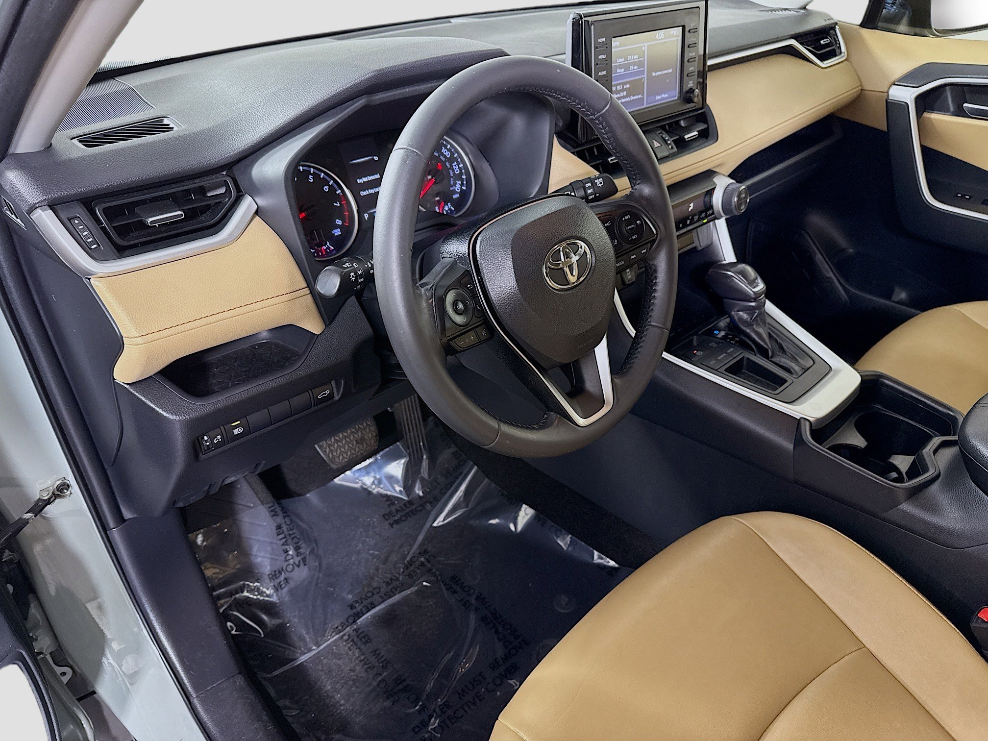 Used 2019 Toyota RAV4 XLE Premium image 23