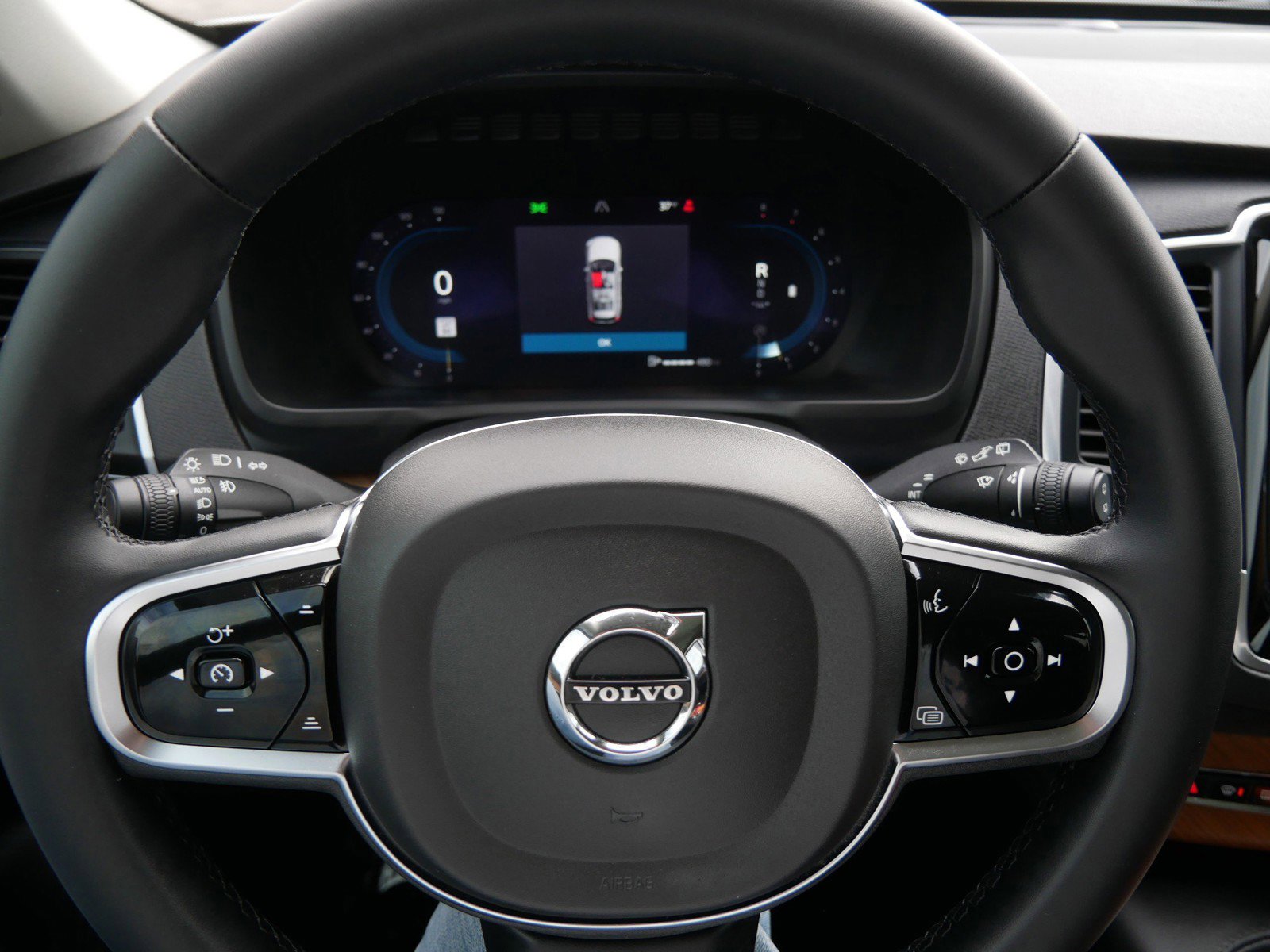 Certified 2024 Volvo XC90 B6 Core w/ Climate Package image 25