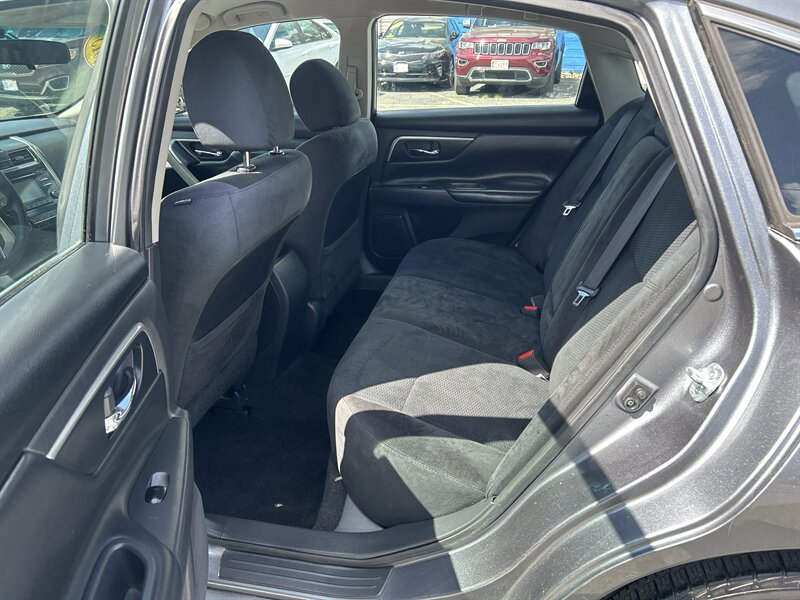 Used 2015 Nissan Altima 2.5 S w/ Special Edition Package FWD image 10