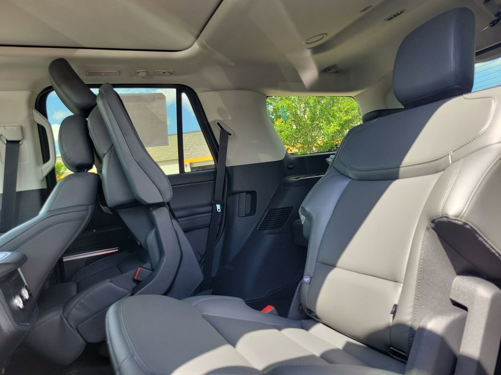 New 2026 Ford Expedition Active image 11