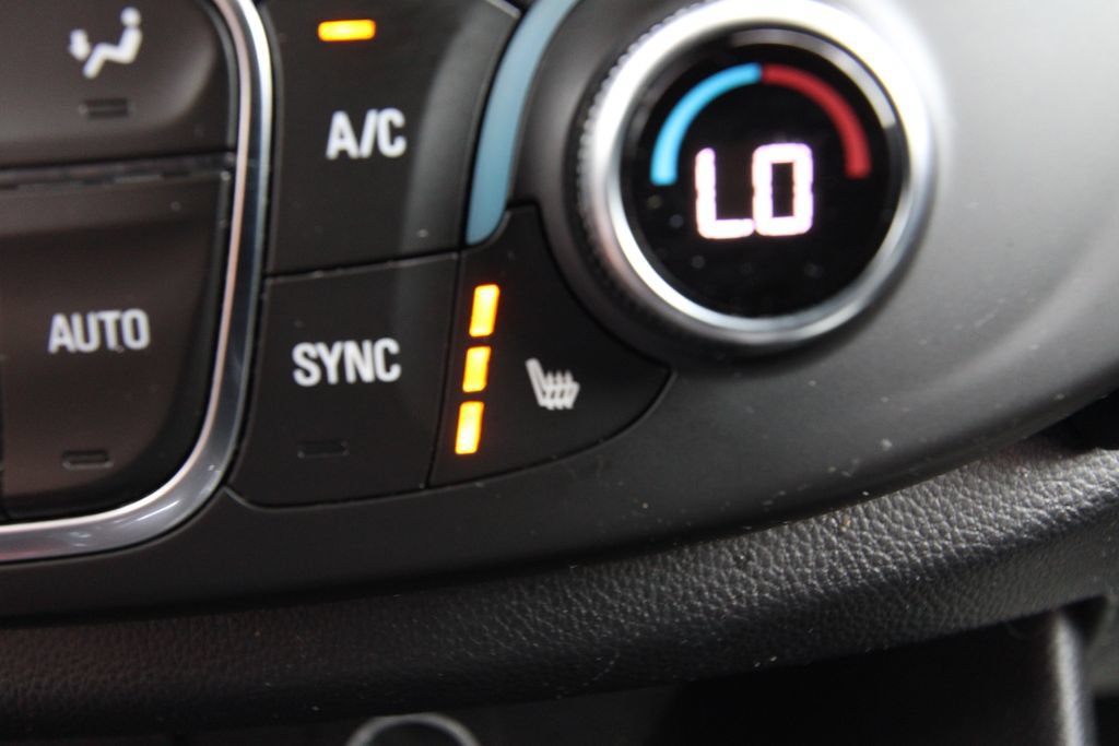Used 2019 Chevrolet Traverse LT w/ LPO, Blackout Package AWD/4WD image 14