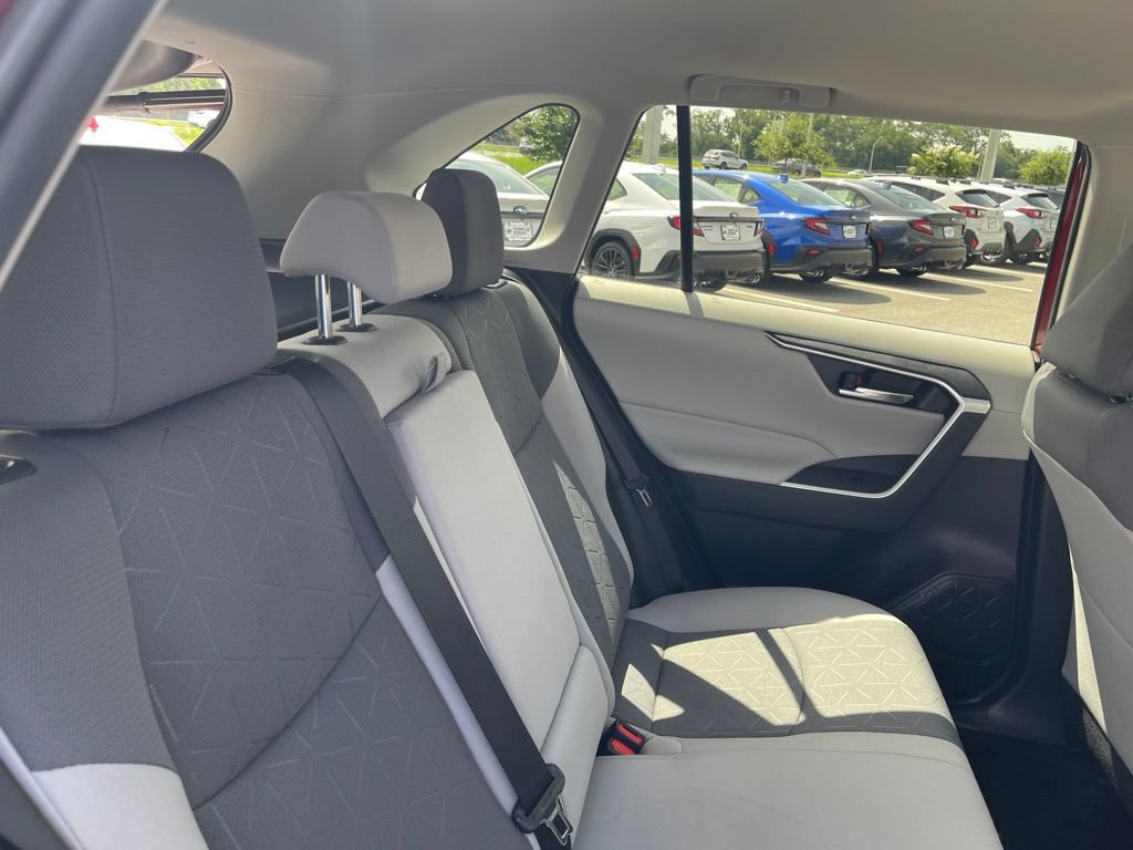 Used 2021 Toyota RAV4 XLE w/ Convenience Package FWD image 30