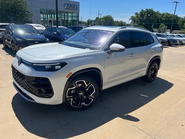 New 2026 Volkswagen Tiguan SEL R-Line AWD/4WD image 3