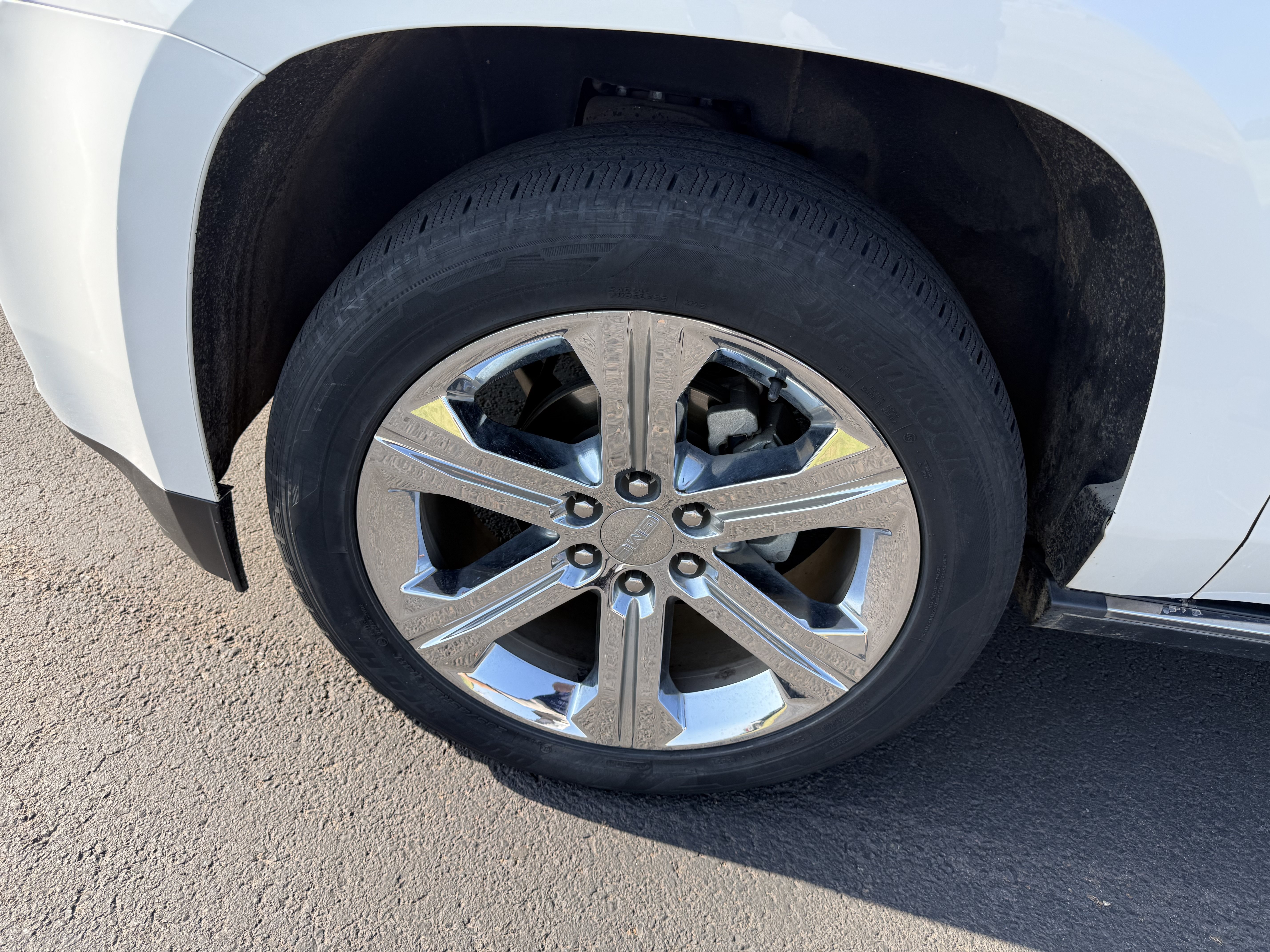 Used 2018 GMC Yukon Denali w/ Open Road Package AWD/4WD image 5