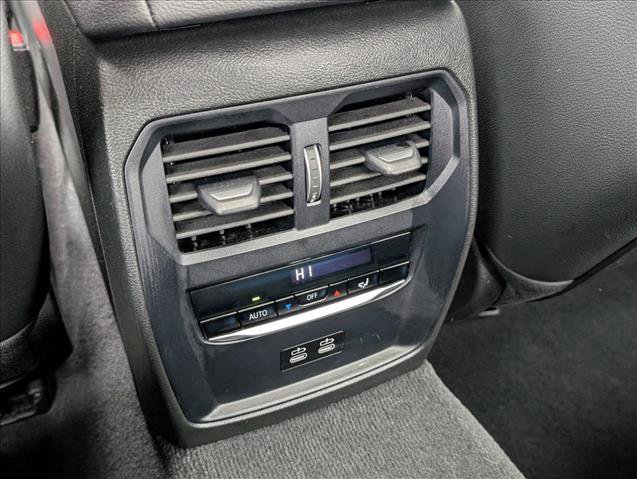 Used 2025 BMW 330i Sedan w/ M Sport Package RWD image 18