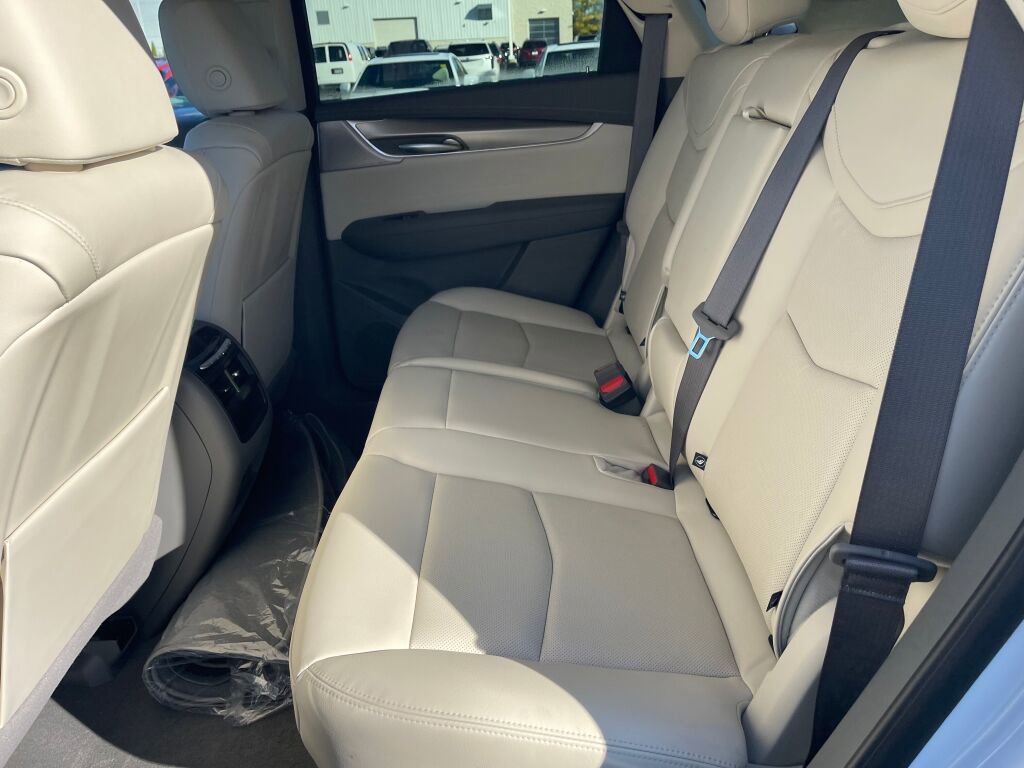 New 2025 Cadillac XT5 Premium Luxury w/ LPO, Floor Liner Package image 13