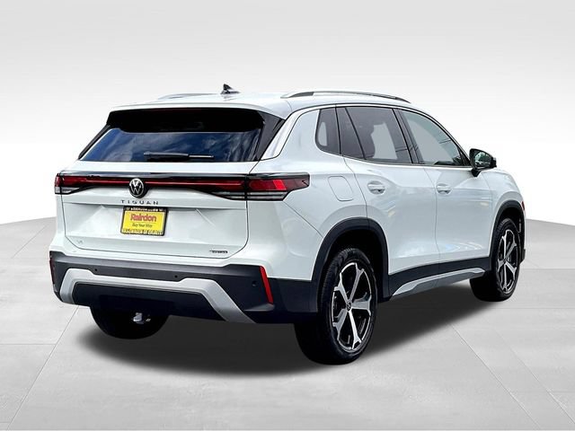 New 2025 Volkswagen Tiguan SE AWD/4WD image 17