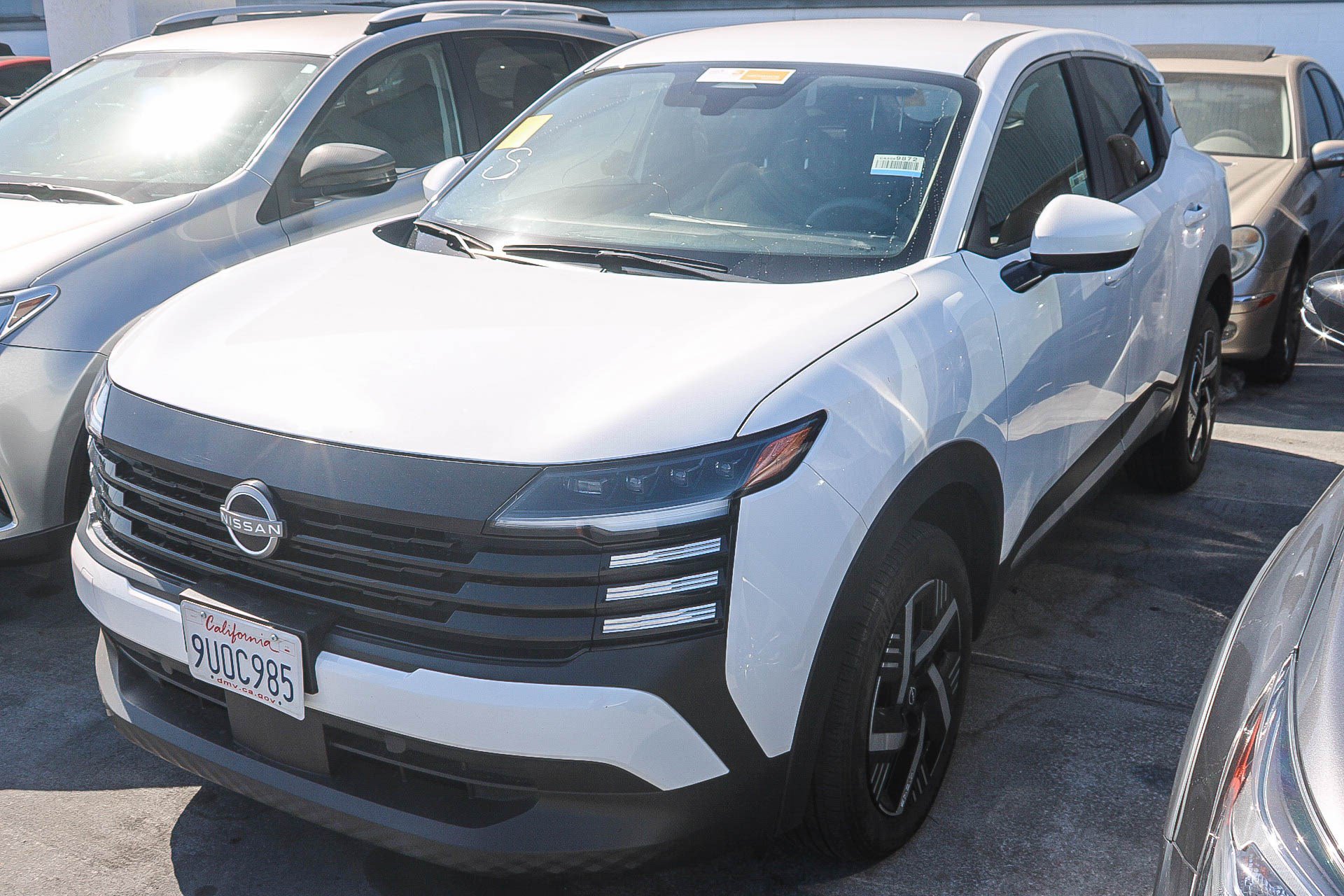 Used 2025 Nissan Kicks SV w/ Charging Package FWD image 5