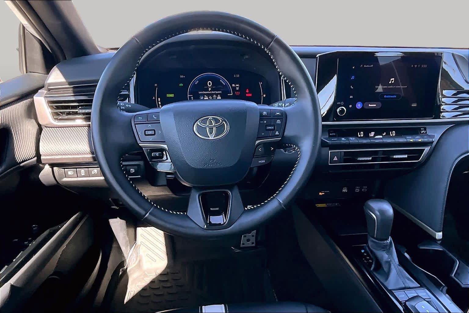 Certified 2025 Toyota Camry SE FWD image 5