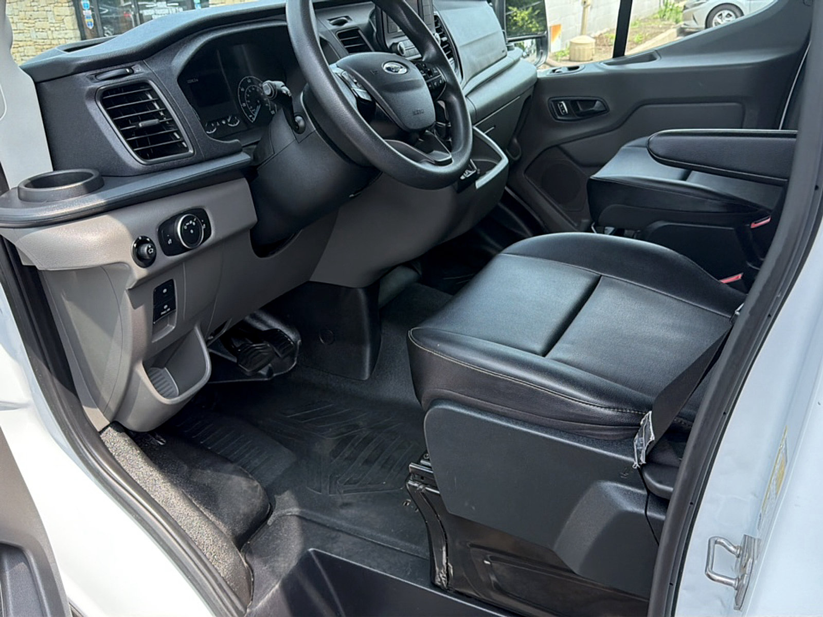 Used 2023 Ford Transit 250 Medium Roof AWD image 12