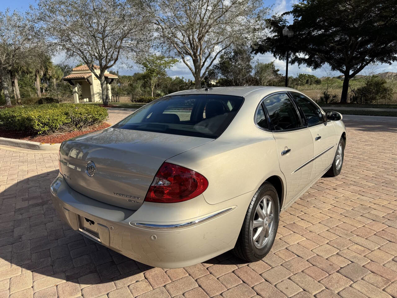 Used 2008 Buick LaCrosse CXL w/ Driver Confidence Package image 3
