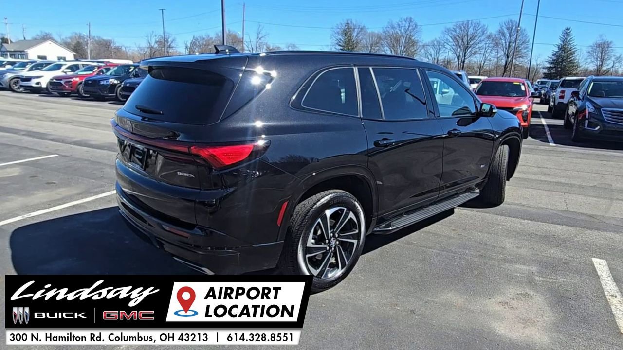 Used 2025 Buick Enclave Sport Touring w/ Power Package image 9