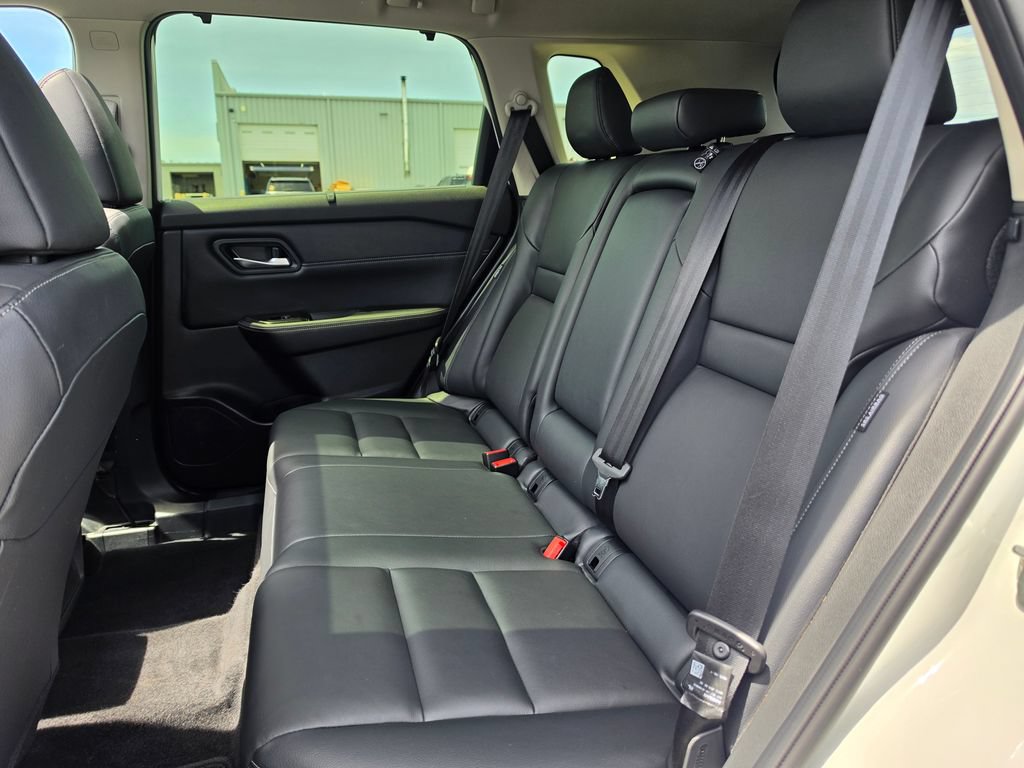 Used 2025 Nissan Rogue SL w/ Tech Package AWD/4WD image 33