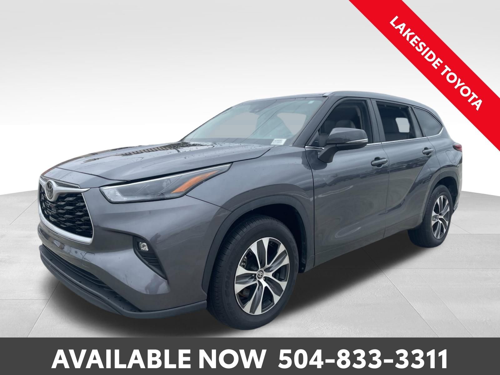 Used 2023 Toyota Highlander XLE image 1