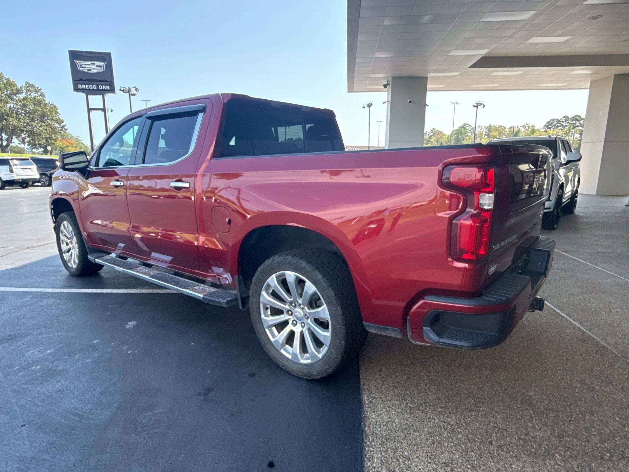 Used 2022 Chevrolet Silverado 1500 High Country AWD/4WD image 3