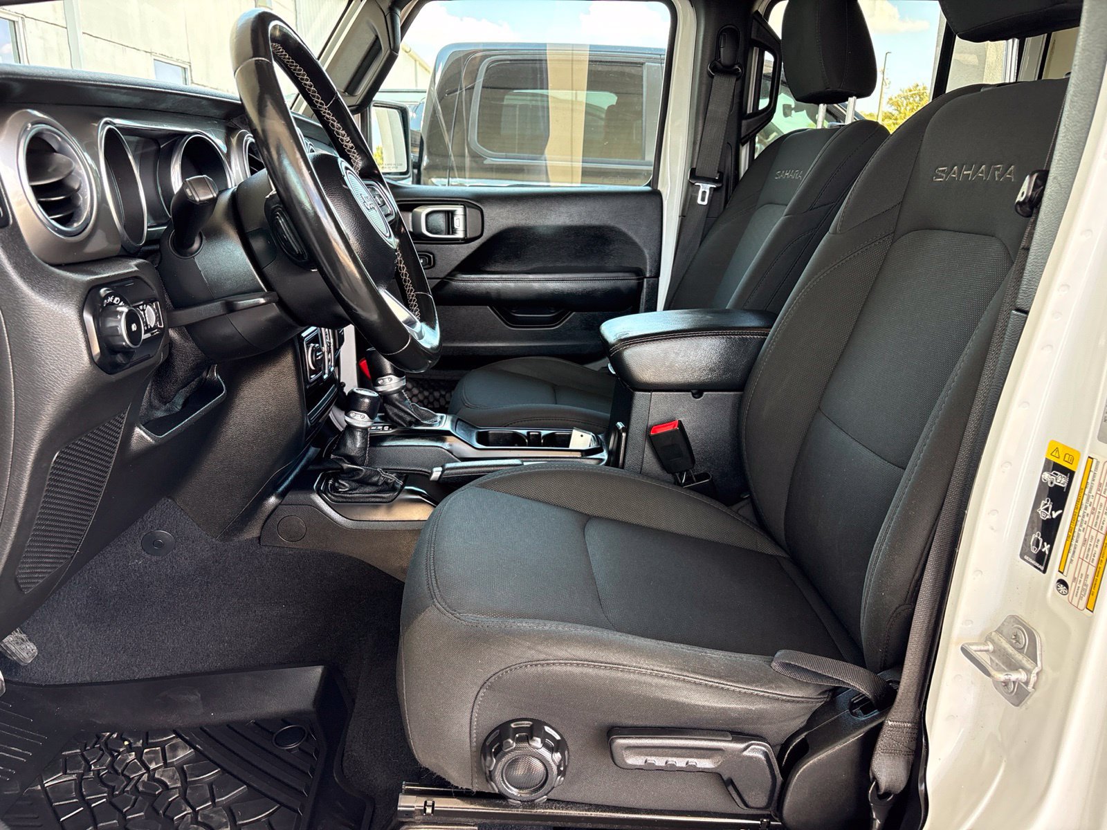 Used 2020 Jeep Wrangler Unlimited Sahara AWD/4WD image 13