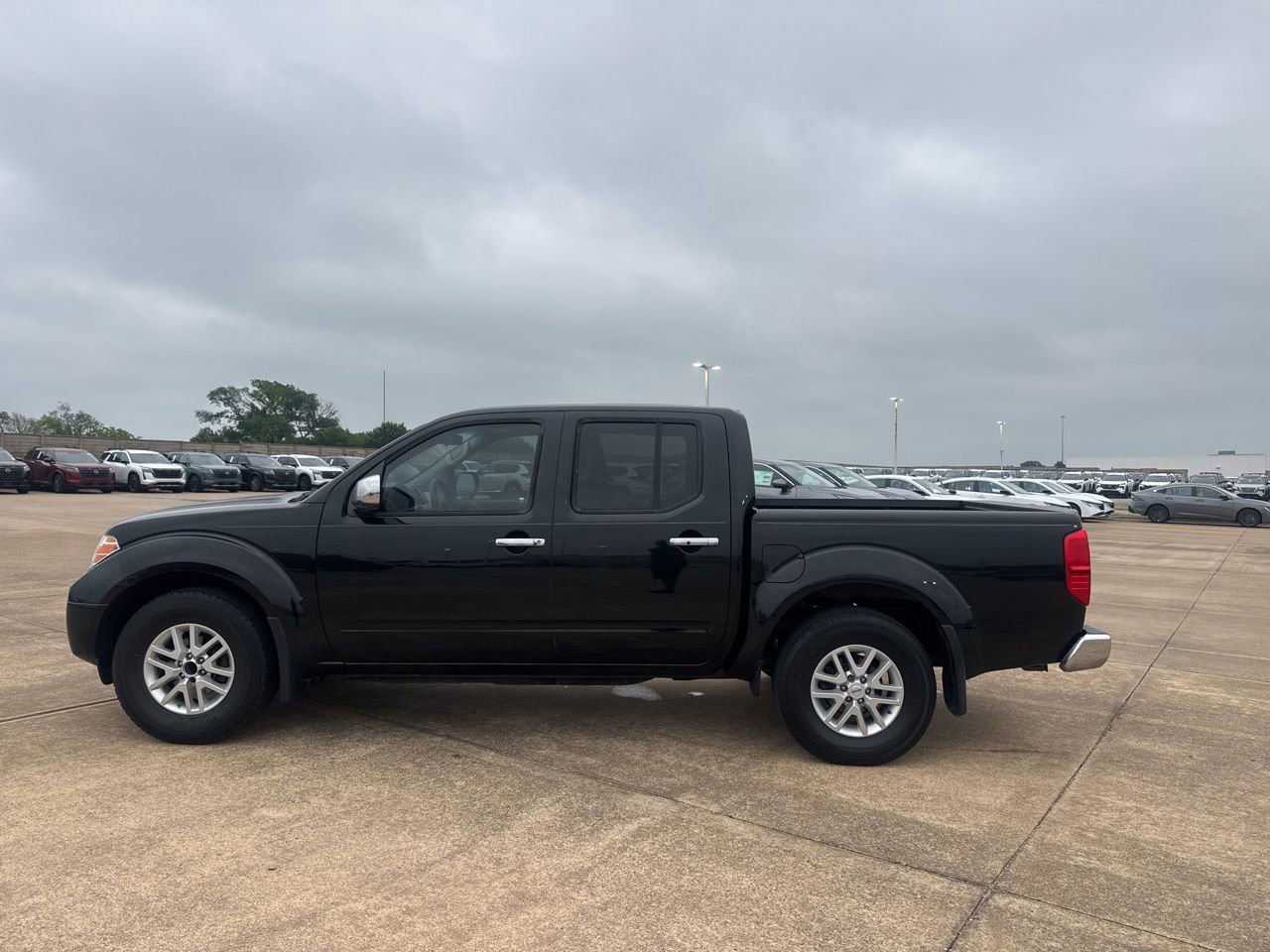 Used 2019 Nissan Frontier SV RWD image 11