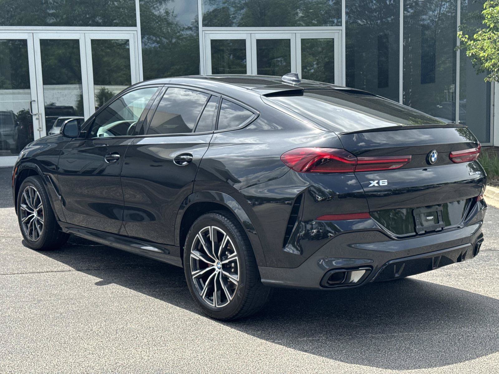 Certified 2023 BMW X6 xDrive40i w/ M Sport Package AWD/4WD image 14