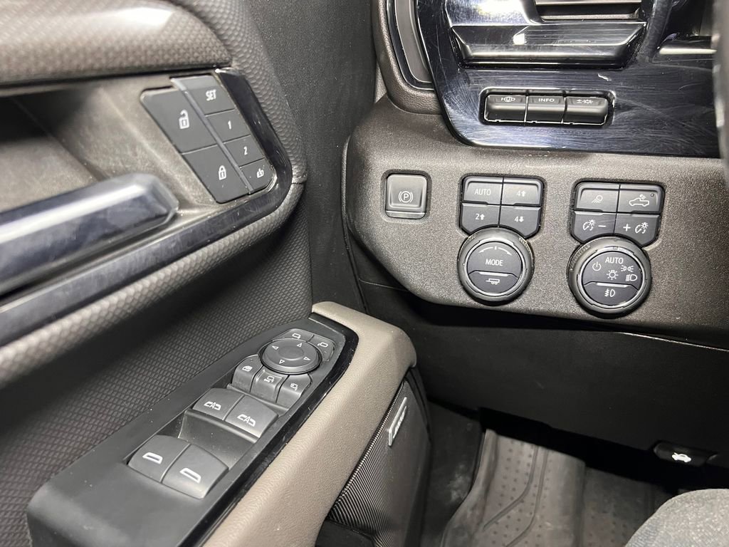 Used 2024 Chevrolet Silverado 2500 ZR2 w/ Technology Package AWD/4WD image 12