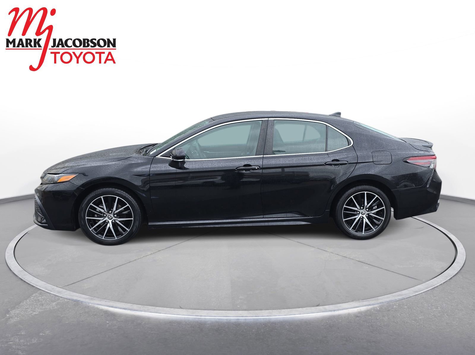 Used 2023 Toyota Camry SE image 15