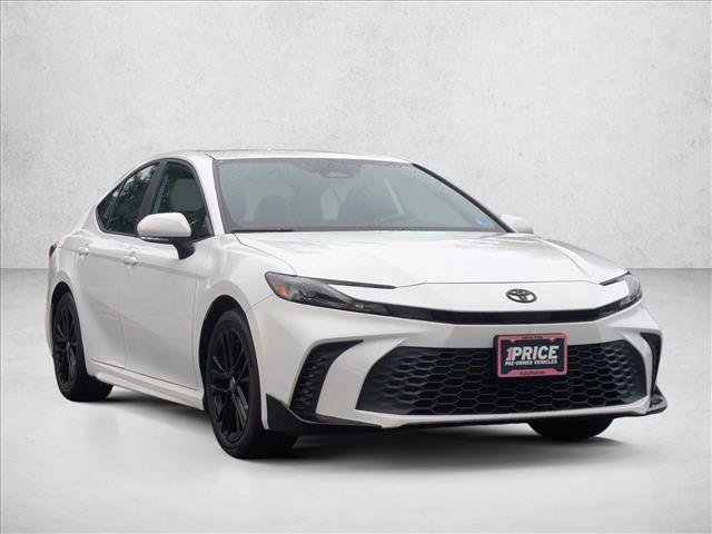 Used 2025 Toyota Camry SE w/ Convenience Package FWD image 3