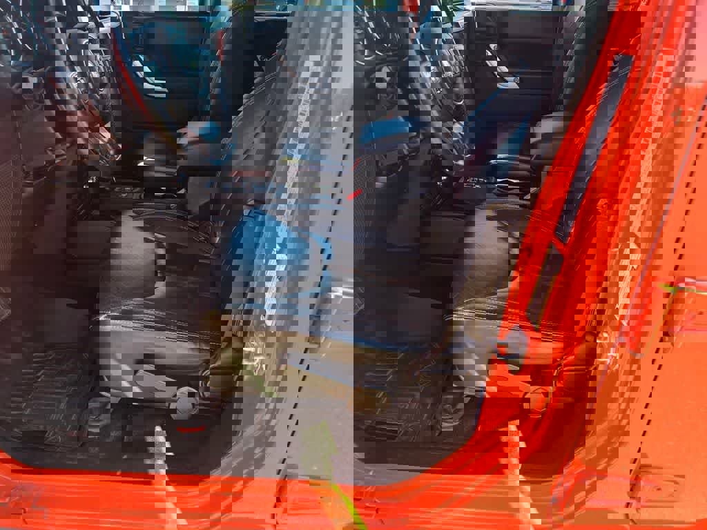 Used 2015 Jeep Wrangler Unlimited Sahara w/ Connectivity Group image 18