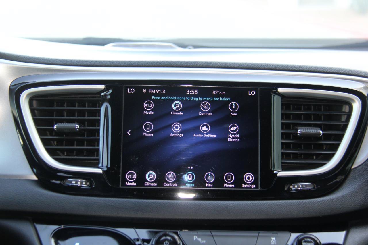 Used 2020 Chrysler Pacifica Touring-L w/ S Appearance Package FWD image 17