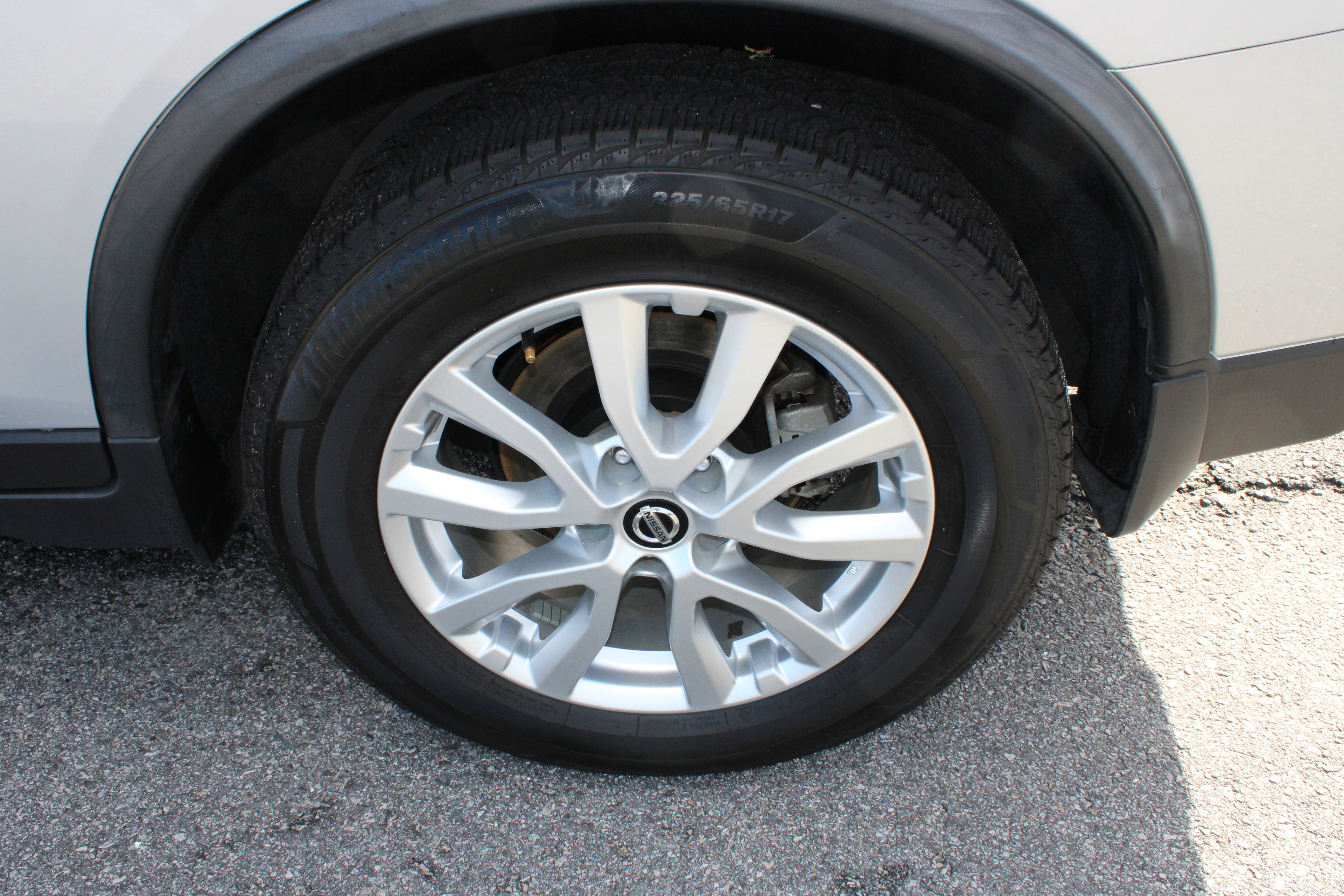 Used 2020 Nissan Rogue SV image 11