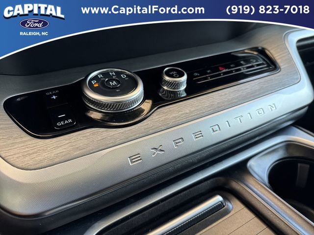 Certified 2025 Ford Expedition Max Platinum w/ Driver's Package AWD/4WD image 32