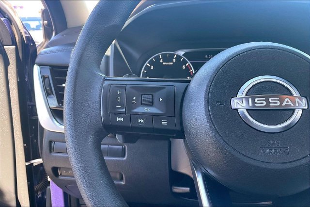 Used 2023 Nissan Rogue SV FWD image 18
