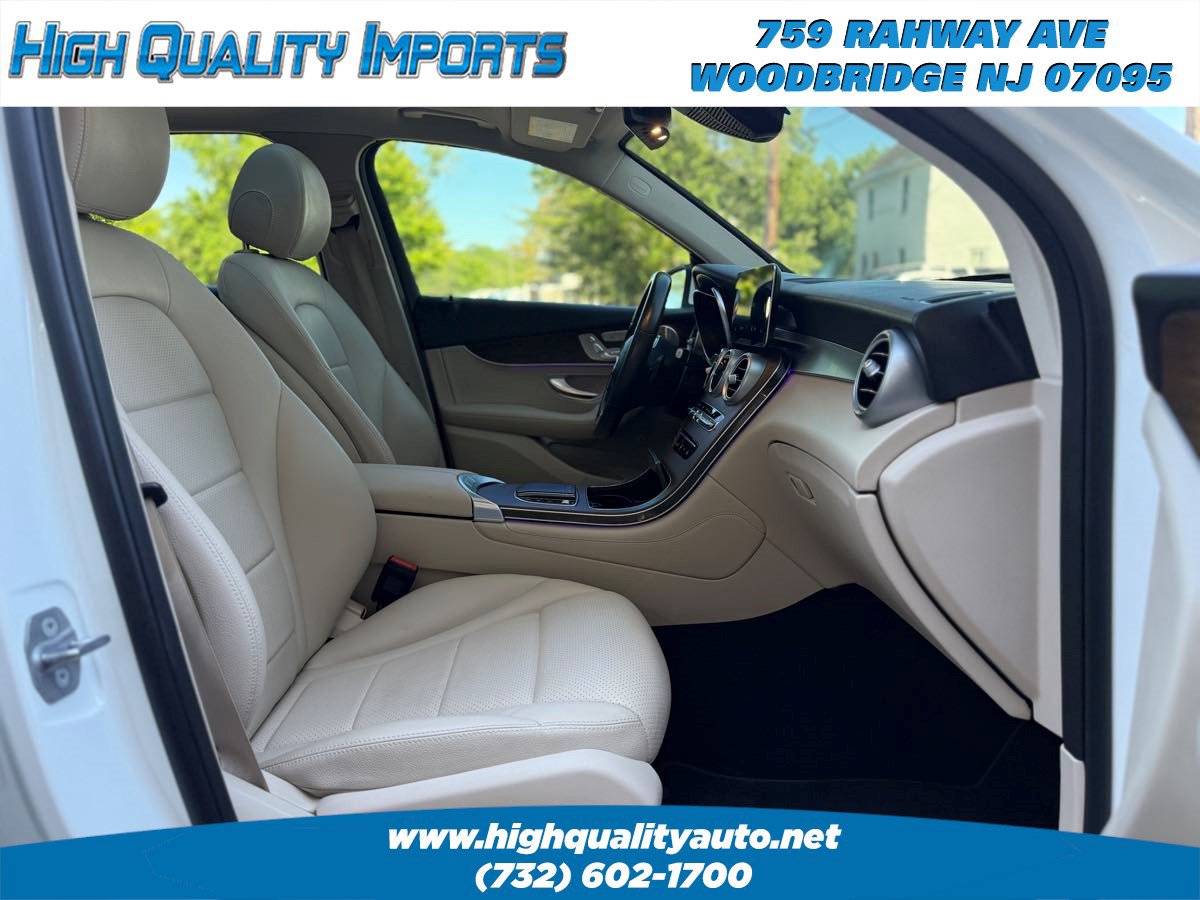 Used 2021 Mercedes-Benz GLC 300 4MATIC w/ Multimedia Package image 23