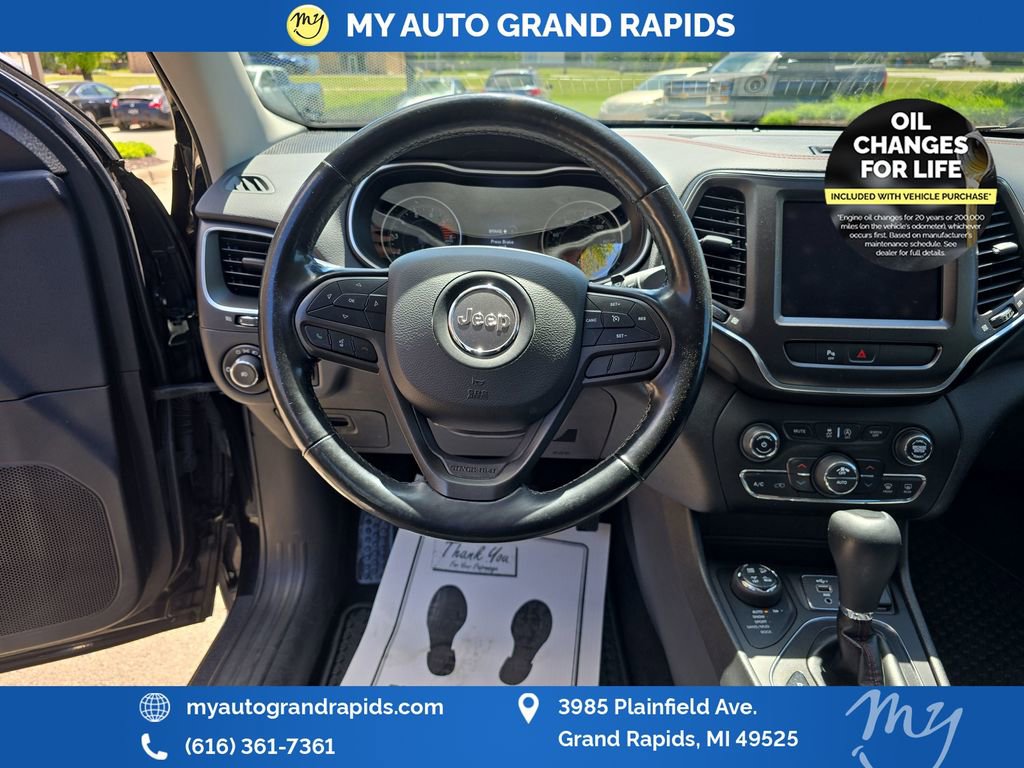 Used 2020 Jeep Cherokee Trailhawk w/ Cold Weather Group AWD/4WD image 13