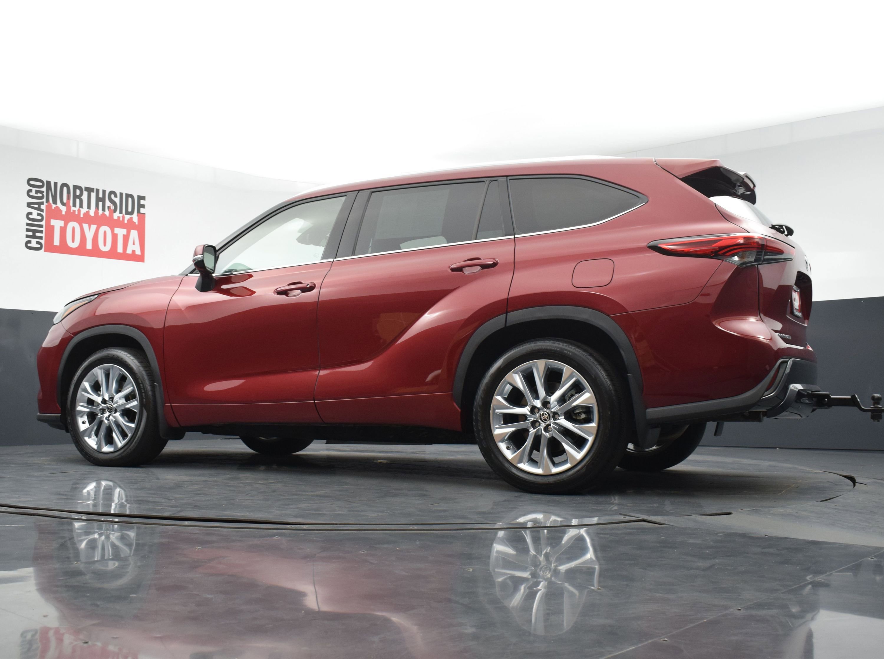 Used 2023 Toyota Highlander Limited AWD/4WD image 34