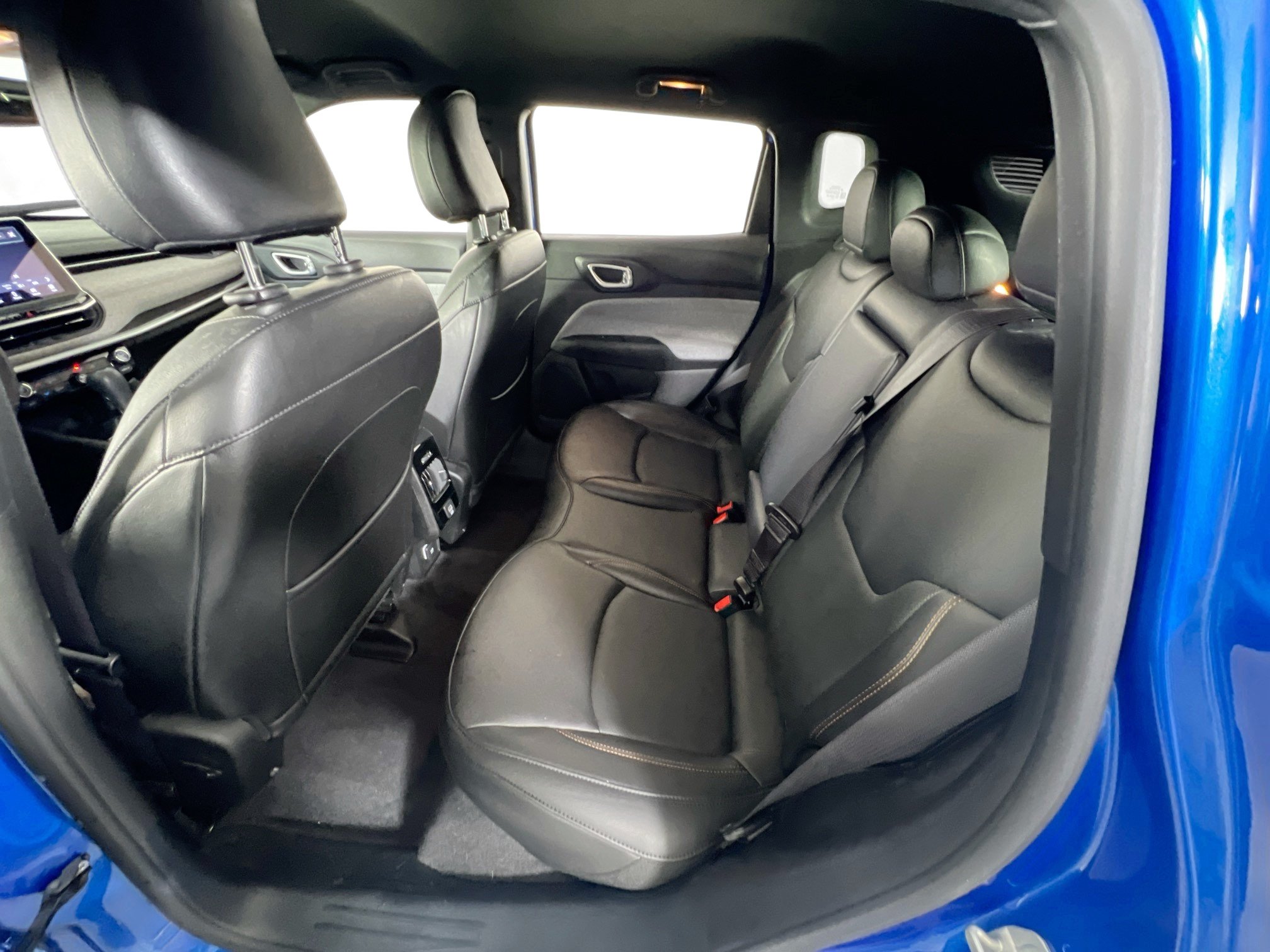 Used 2023 Jeep Compass Latitude AWD/4WD image 22