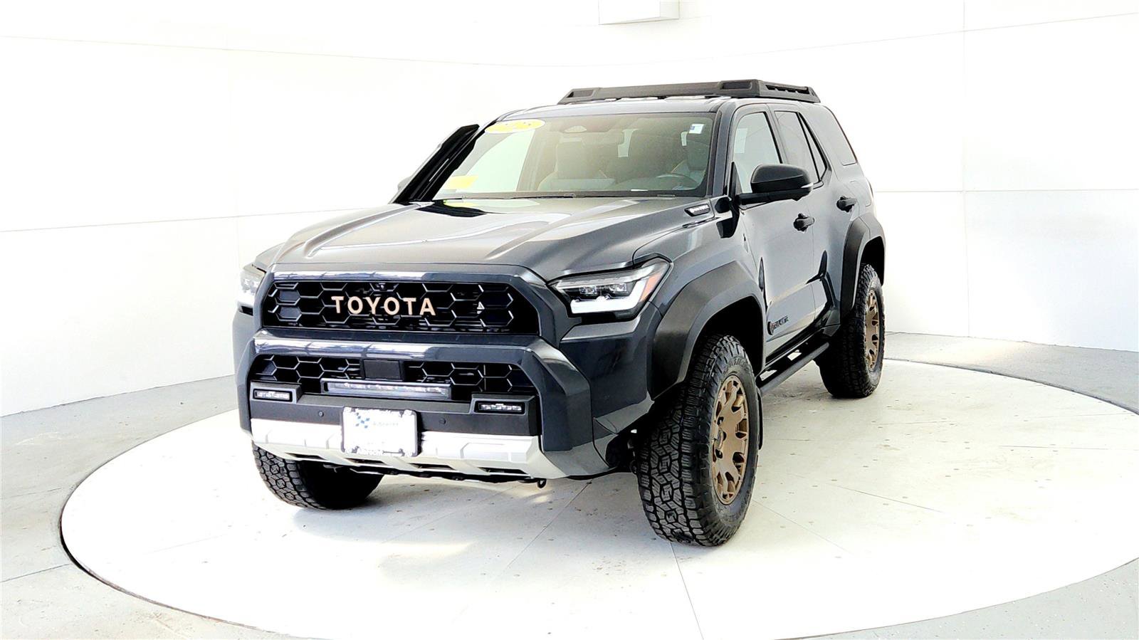 Used 2025 Toyota 4Runner Trailhunter image 2