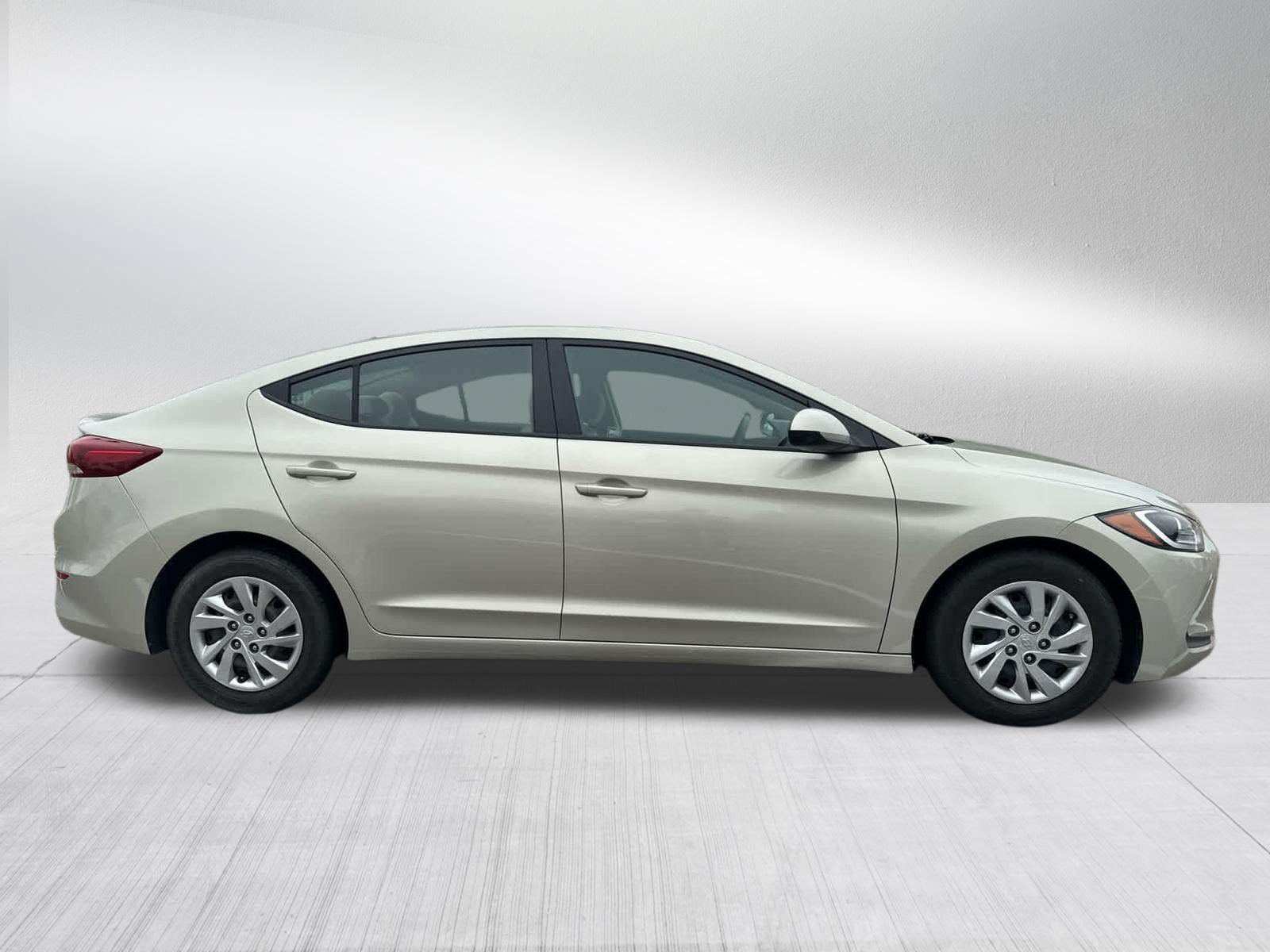 Used 2017 Hyundai Elantra SE w/ Cargo Package FWD image 7