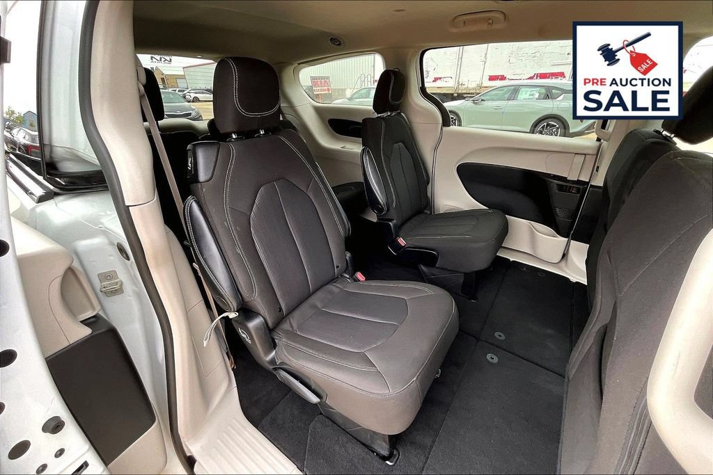 Used 2023 Chrysler Voyager LX FWD image 26