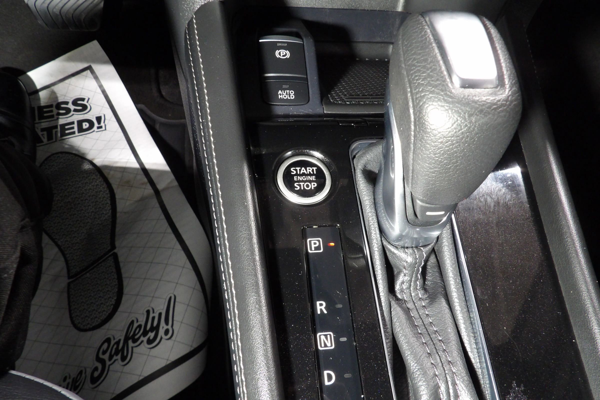 Used 2024 Nissan Kicks SR w/ SR Premium Package image 16