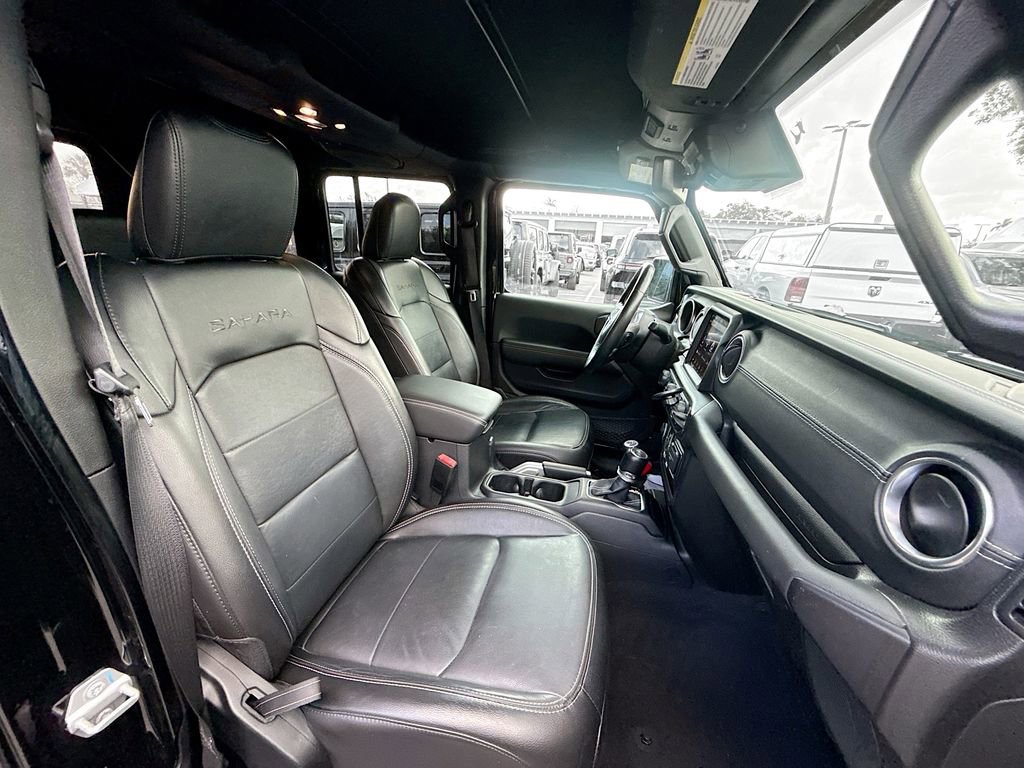 Used 2022 Jeep Wrangler Unlimited Sahara w/ LED Lighting Group AWD/4WD image 31