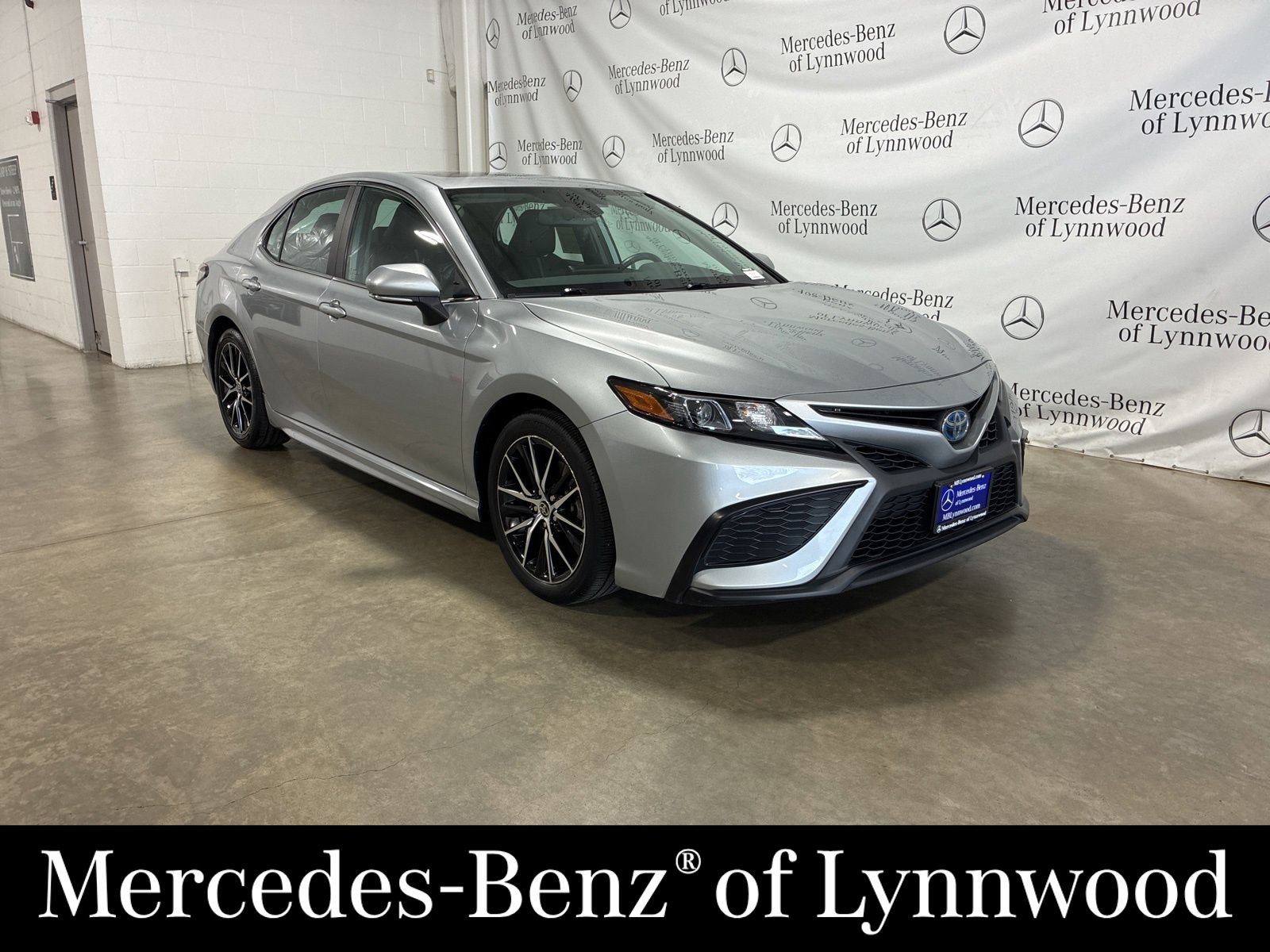 Used 2022 Toyota Camry SE w/ Audio Upgrade Package