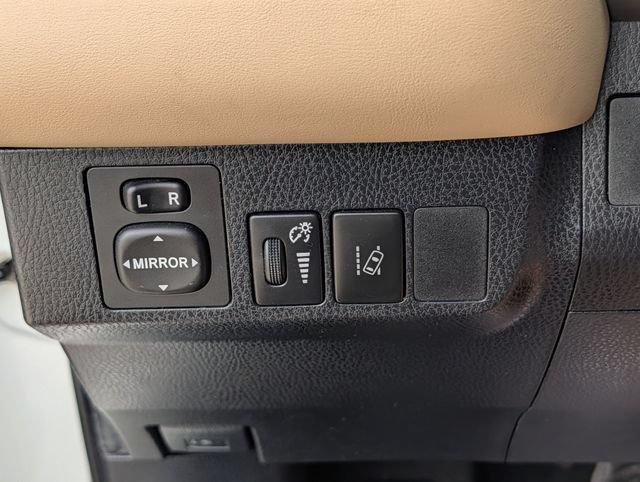 Used 2016 Toyota RAV4 Limited FWD image 21