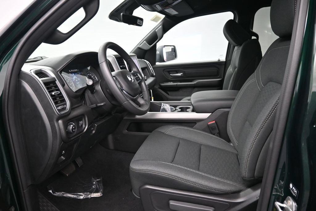 New 2026 RAM 1500 Express AWD/4WD image 11