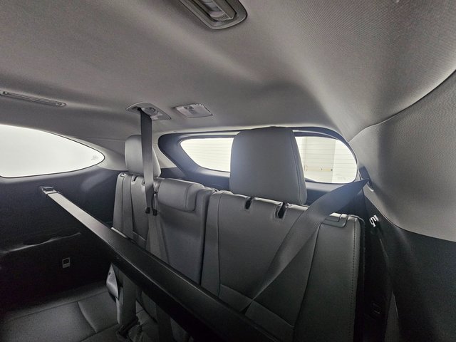 Used 2024 Toyota Highlander Limited image 28