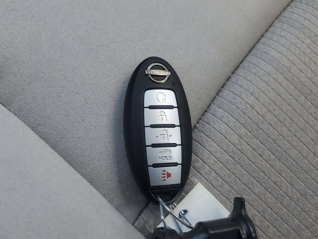 Used 2025 Nissan Altima 2.5 SV FWD image 31