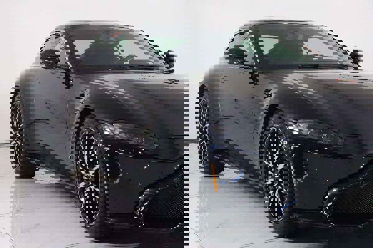 Used 2019 Aston Martin V8 Vantage Coupe image 33