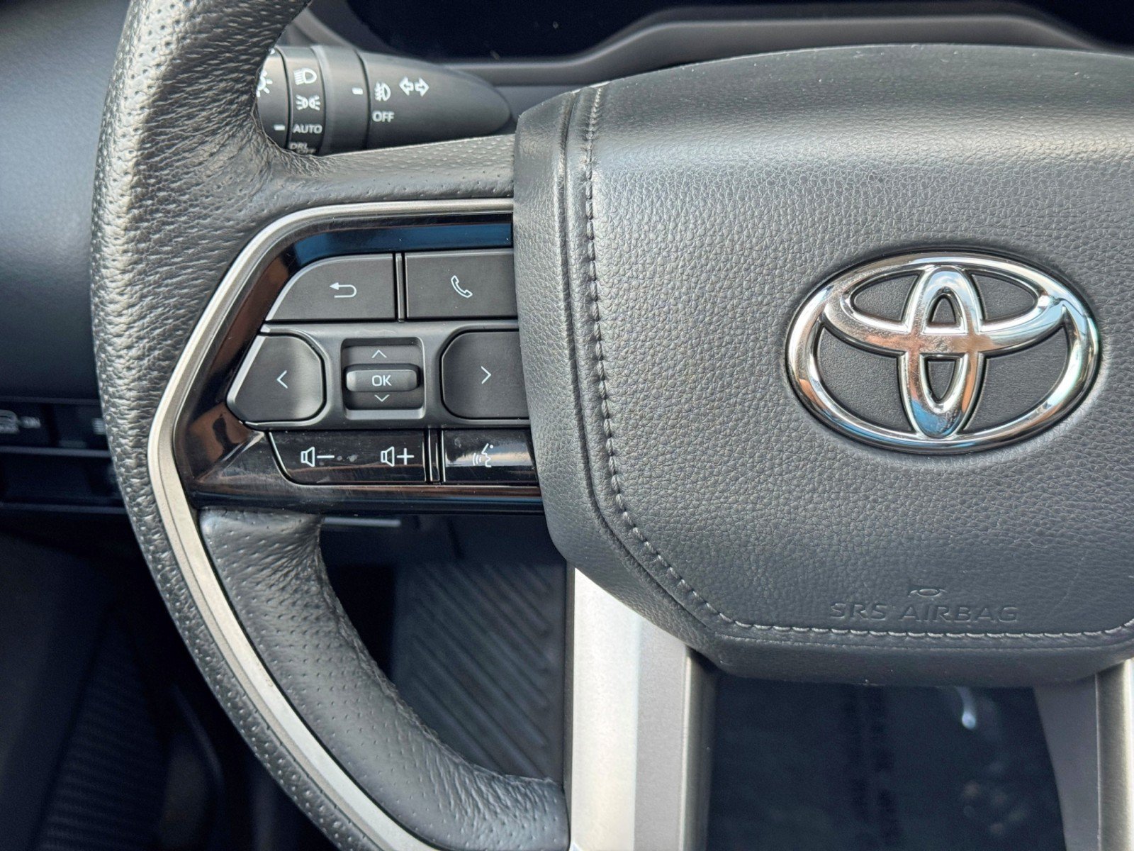 Used 2023 Toyota Sequoia Limited w/ TRD Off-Road Package AWD/4WD image 22