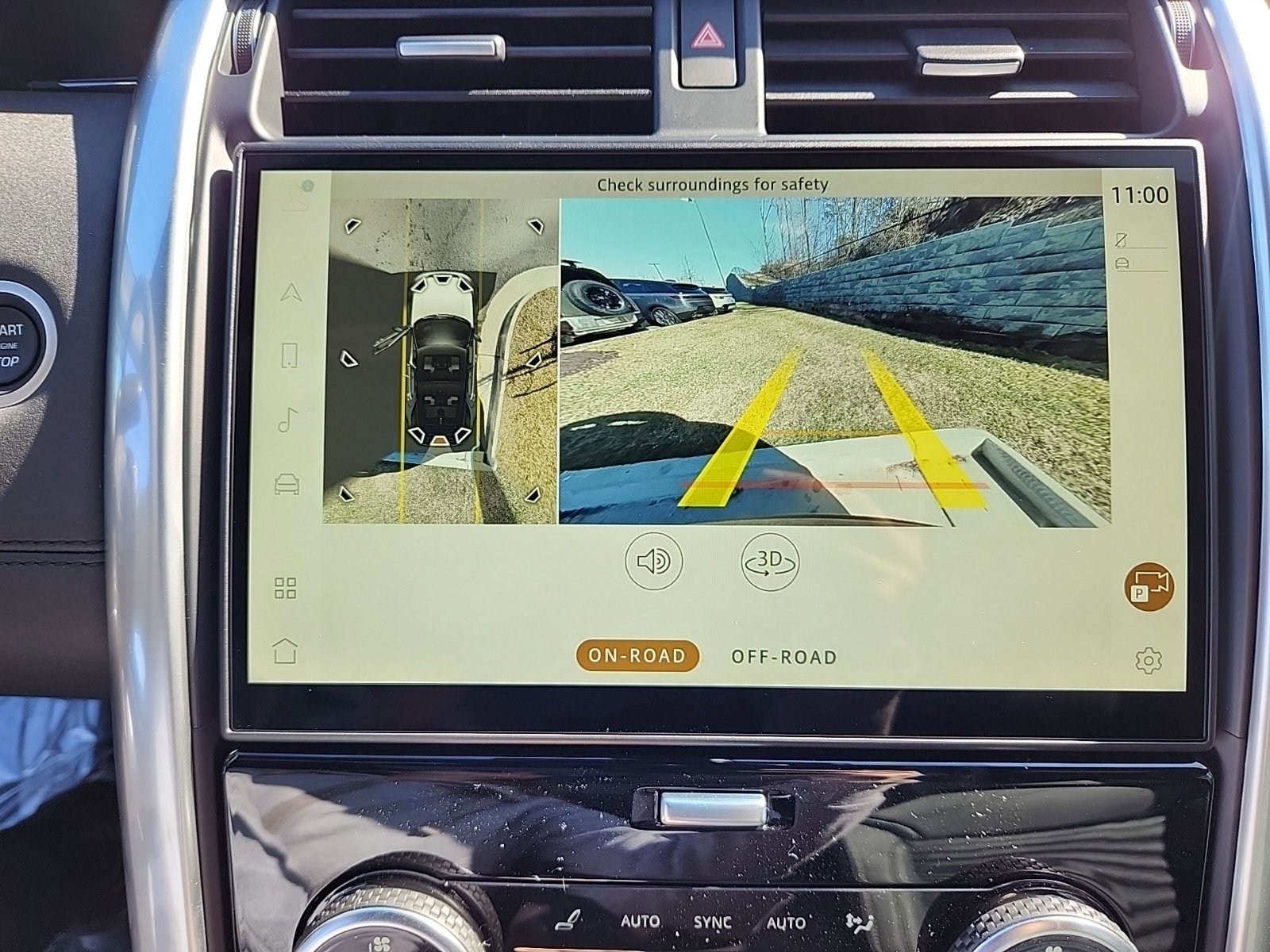 Certified 2025 Land Rover Discovery S image 22