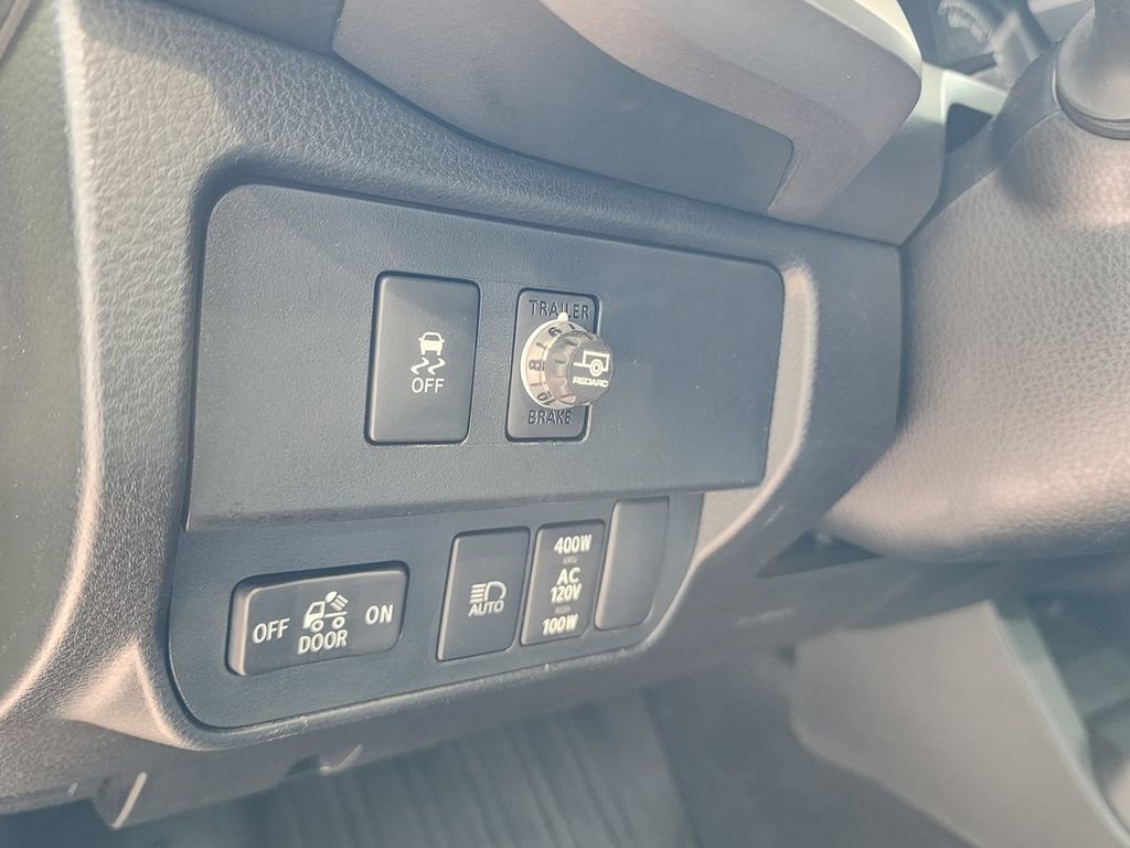 Used 2023 Toyota Tacoma TRD Off-Road image 17